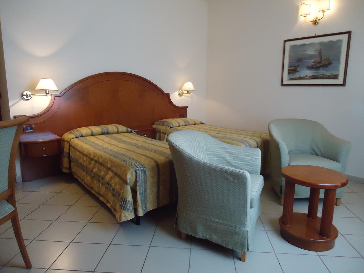 Albergo Roma Кашиана-Терме Экстерьер фото